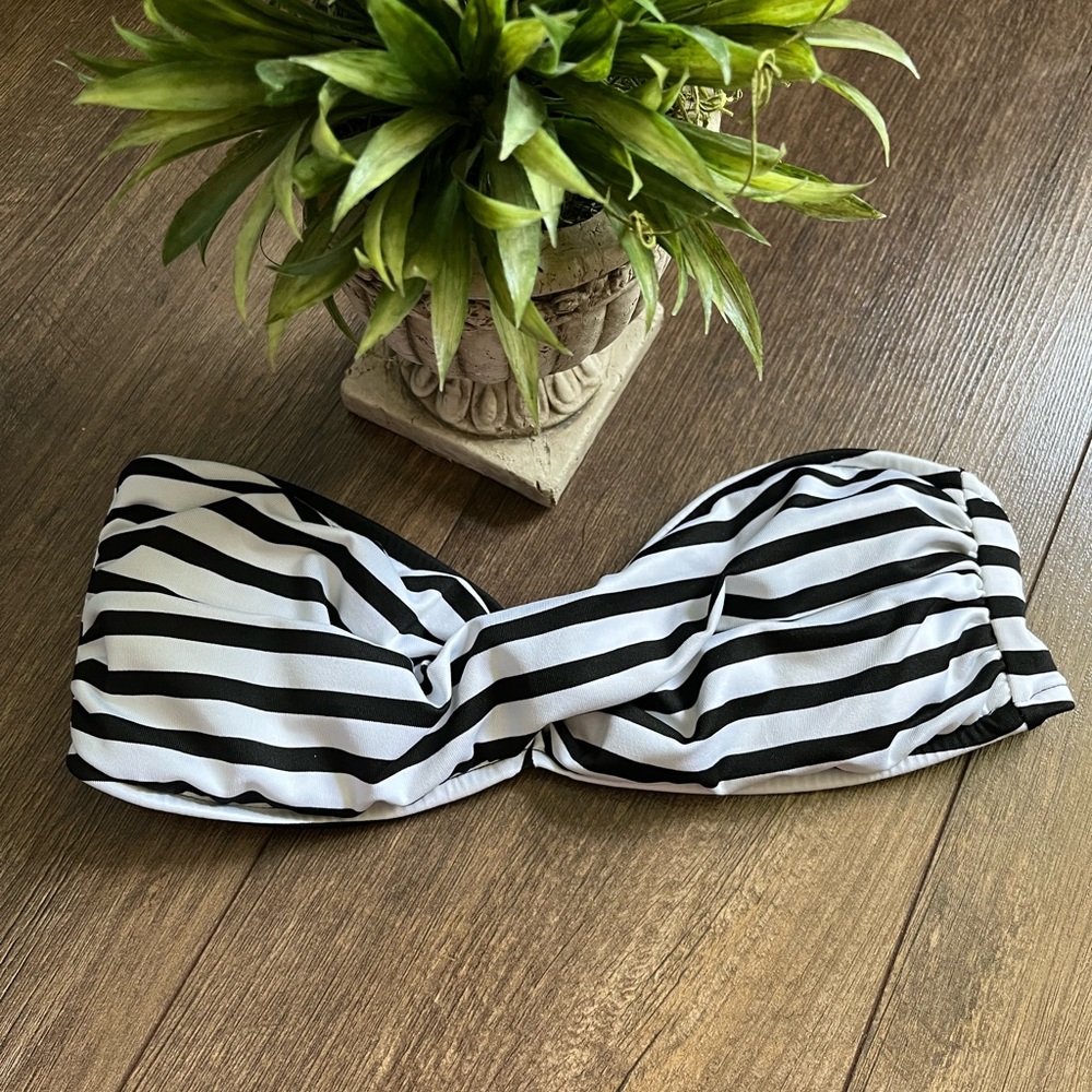 MOSSIMO BATHING SUIT TOP